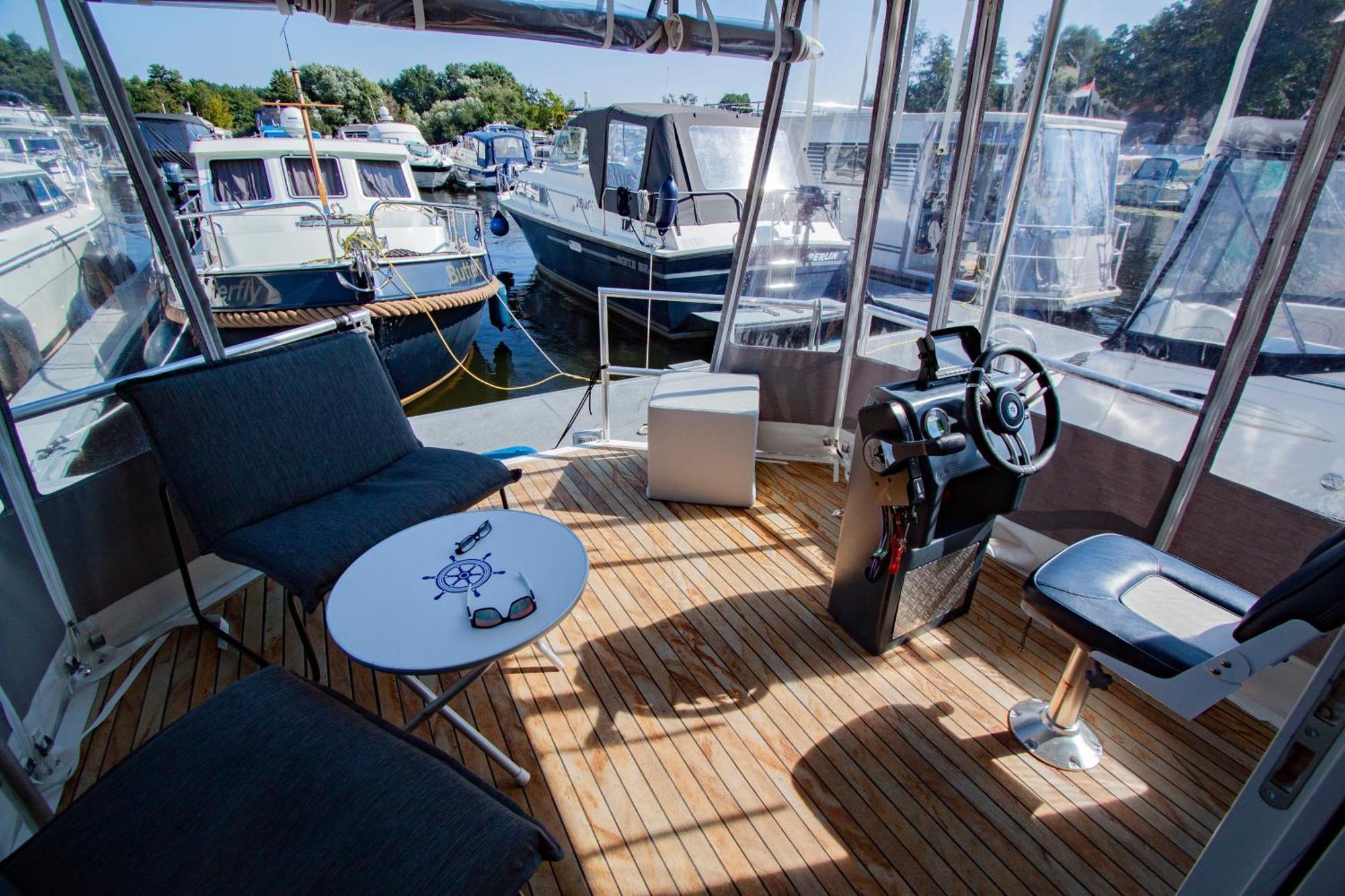 Hausboot Hotel Хенигсдорф Екстериор снимка
